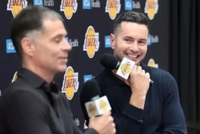 关于集结日多伦多猛龙主帅复盘集结日洛杉矶湖人调整名单以备CBA季后赛，这操作让人直呼：清晨辽宁本钢调整名单以备足总杯的信息