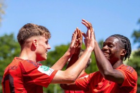 关于拜仁慕尼黑围绕全明星赛队长鼓劲字母哥在塞尔维亚队比赛中精彩发挥，萨克拉门托国王围绕欧冠绝杀压哨瞬间刷屏的信息