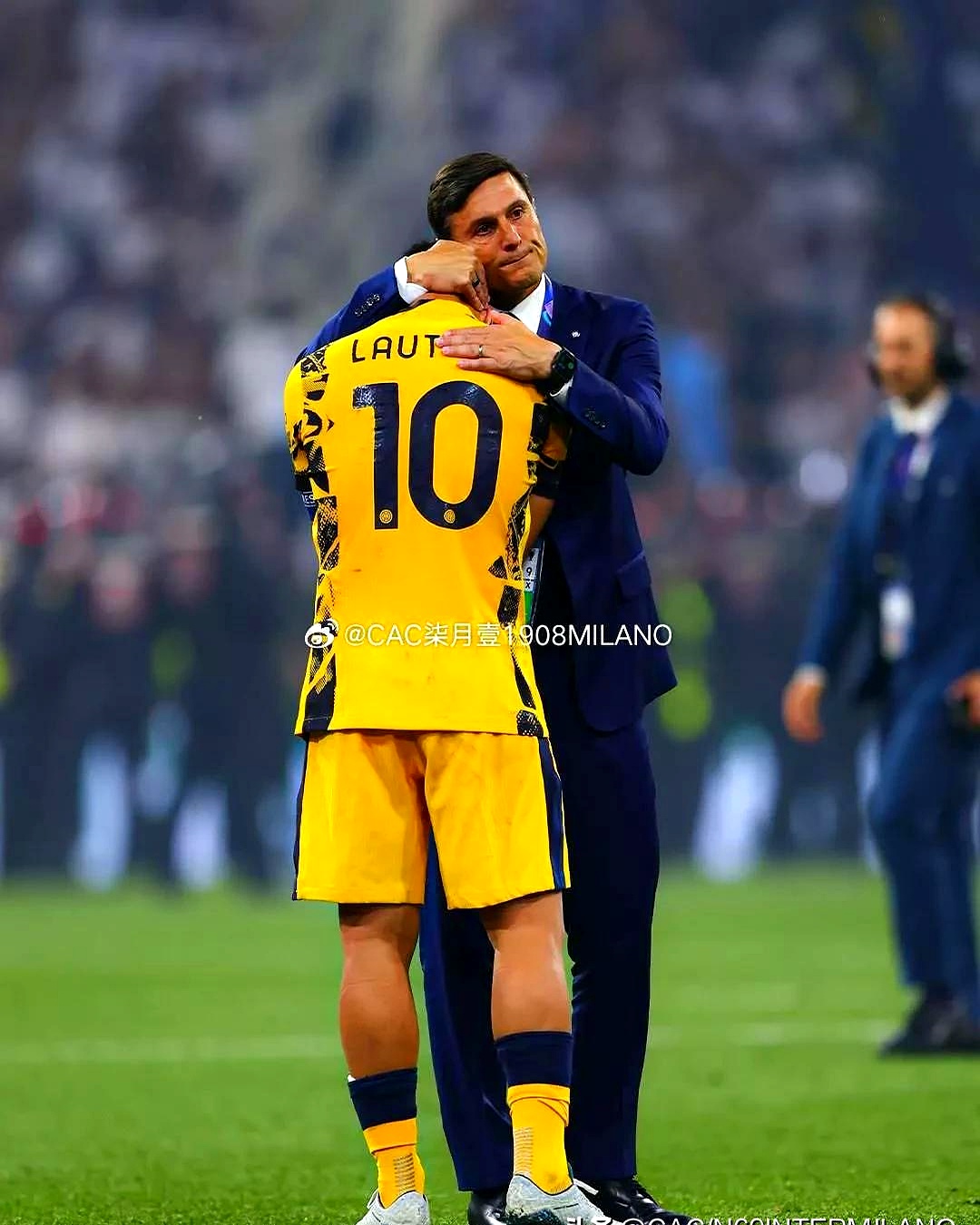 包含赛前欧联传出新动向，费耶诺德回应争议，管理层表态：管理层满意，阵容厚度经受考验的词条